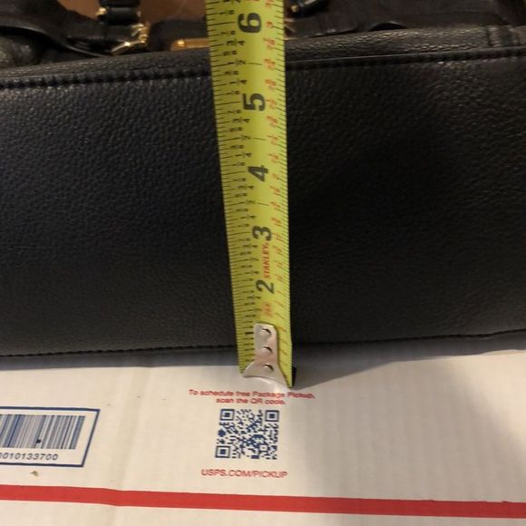 MICHAEL KORS Gansevoort Black Tumbled Leather Shoulder Bag Crossbody Tote - Picture 6 of 17